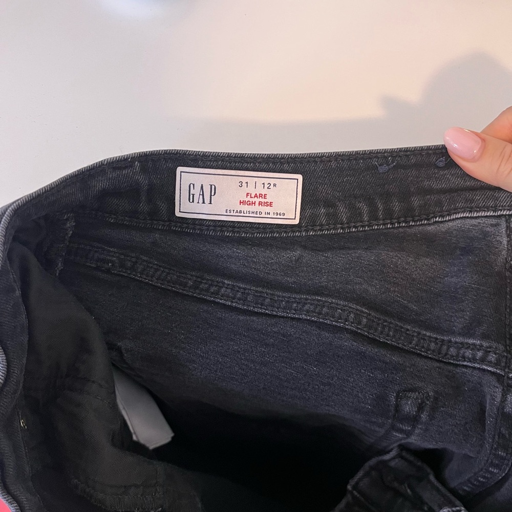 GAP High-Rise Flare Jeans in Washed Black